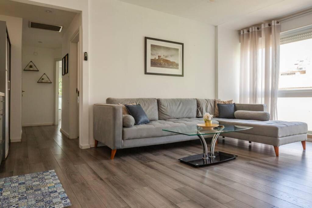 Big Apartment Next To Gordon Beach Plus Free Parking Tel-Aviv Kültér fotó