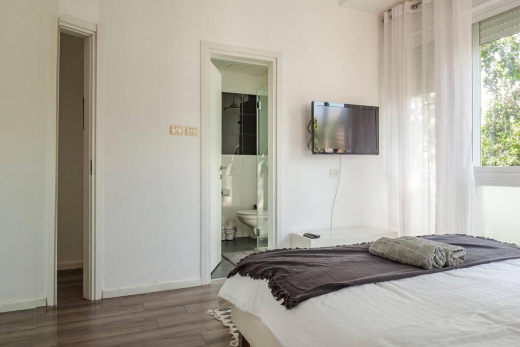 Big Apartment Next To Gordon Beach Plus Free Parking Tel-Aviv Kültér fotó