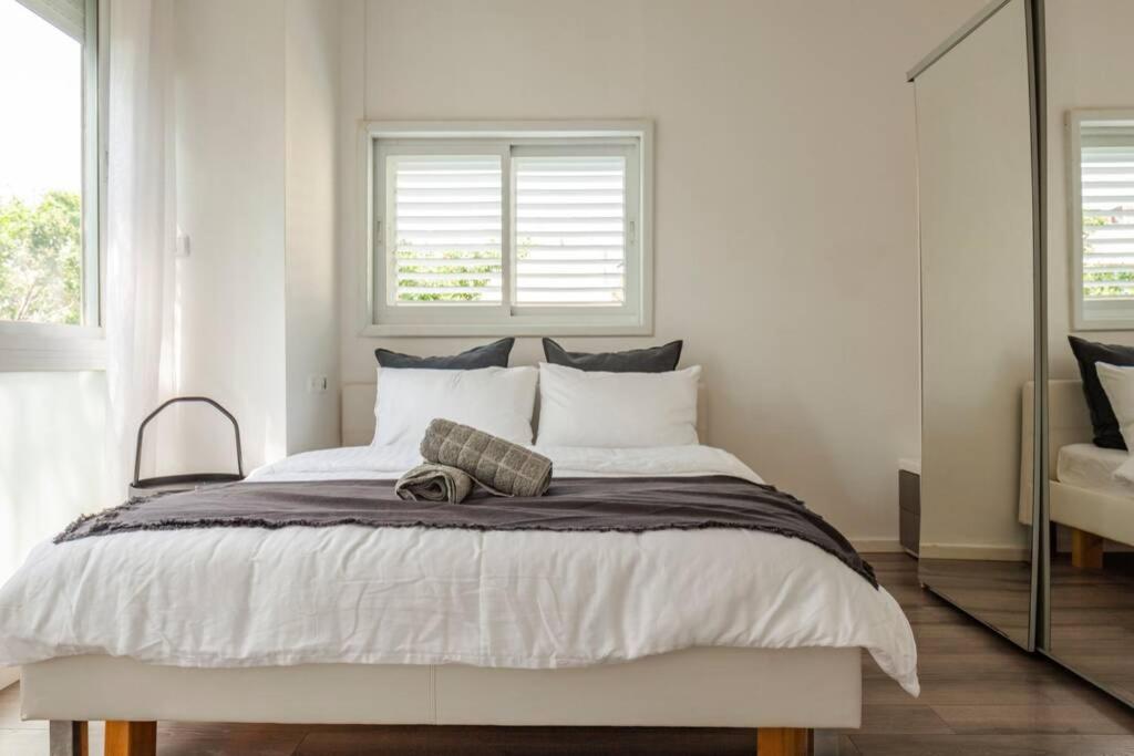 Big Apartment Next To Gordon Beach Plus Free Parking Tel-Aviv Kültér fotó